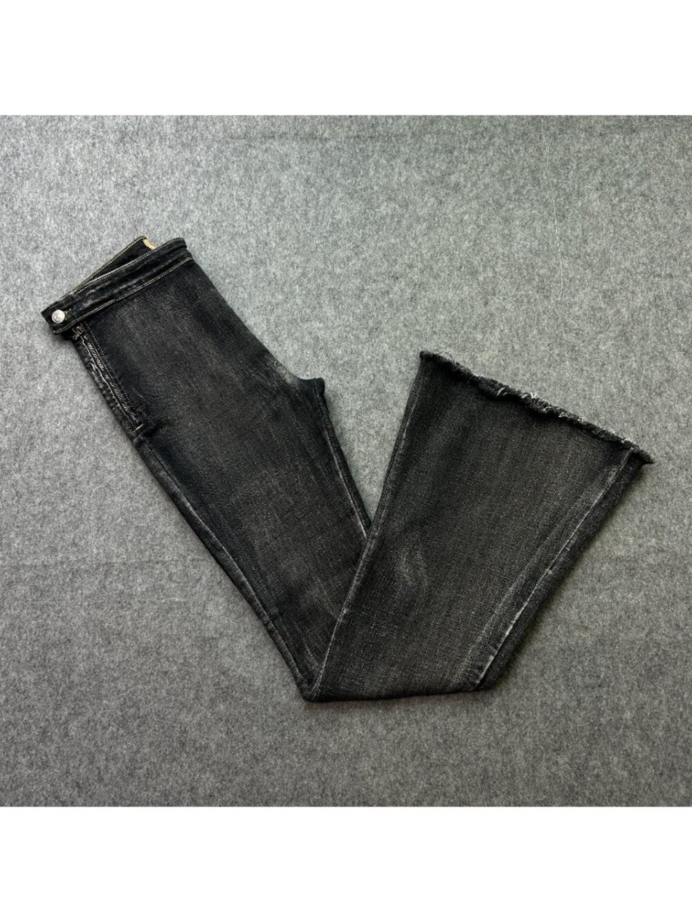 Pol High Waist Side Zip Flare Leg Jeans Women's Size Medium Fray Hem Black Denim